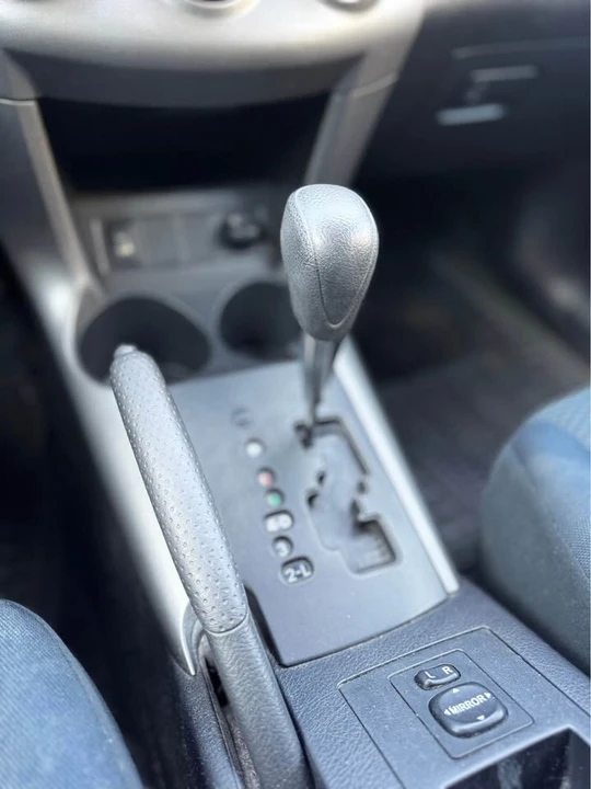 2006 Toyota RAV4 3rd Gen - Image 5 of 11