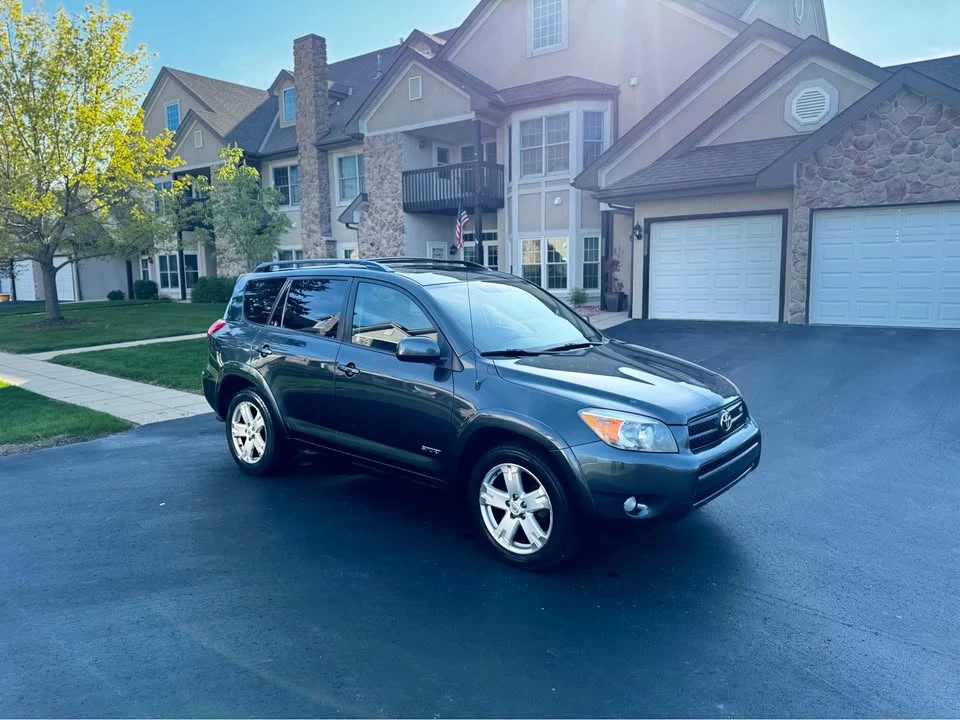 2006 Toyota RAV4 3rd Gen - Image 2 of 11