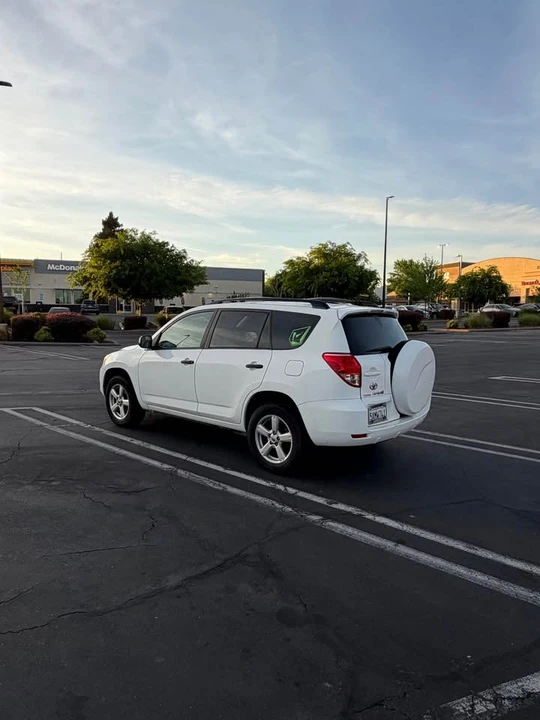 2006 Toyota RAV4 3rd Gen - Image 4 of 21