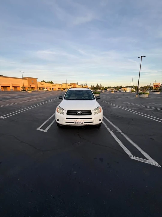2006 Toyota RAV4 3rd Gen - Image 9 of 21