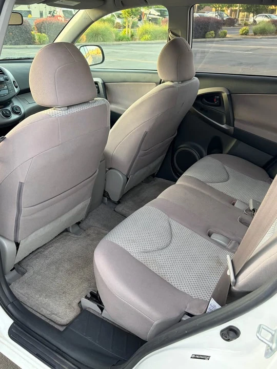 2006 Toyota RAV4 3rd Gen - Image 17 of 21
