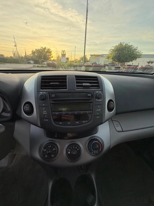 2006 Toyota RAV4 3rd Gen - Image 14 of 21
