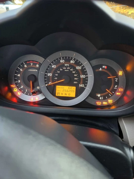 2006 Toyota RAV4 3rd Gen - Image 9 of 11