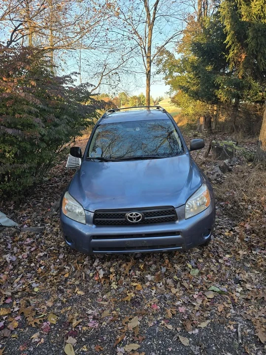 2006 Toyota RAV4 3rd Gen - Image 2 of 11