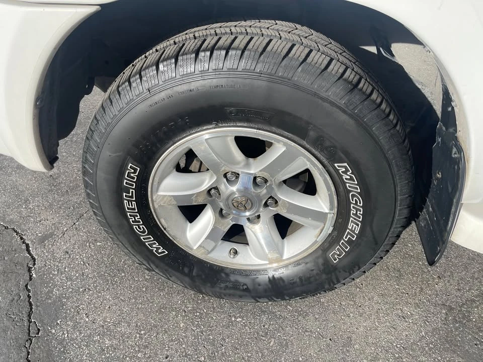 2006 Toyota Sequoia 1st Gen - Image 16 of 20
