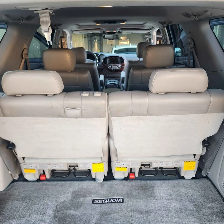 2006 Toyota Sequoia 1st Gen - Image 6 of 8