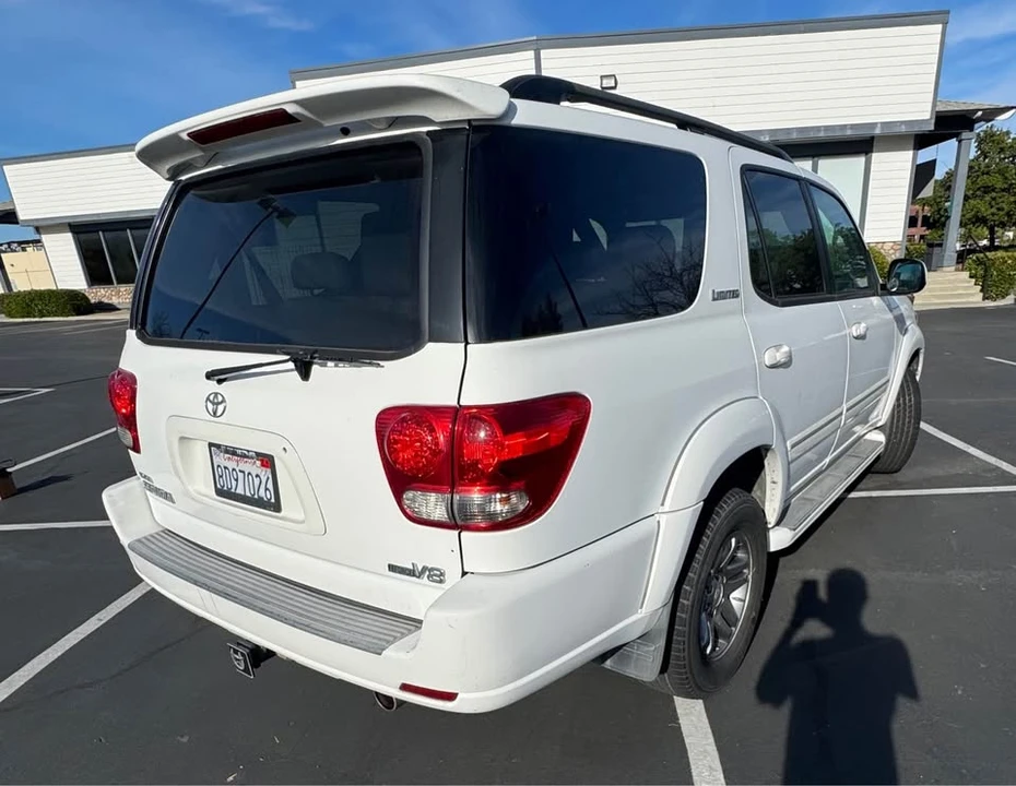2006 Toyota Sequoia 1st Gen - Image 7 of 13
