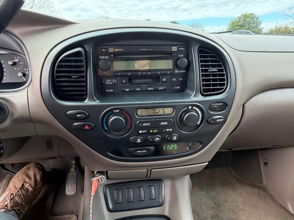 2006 Toyota Sequoia 1st Gen - Image 14 of 15