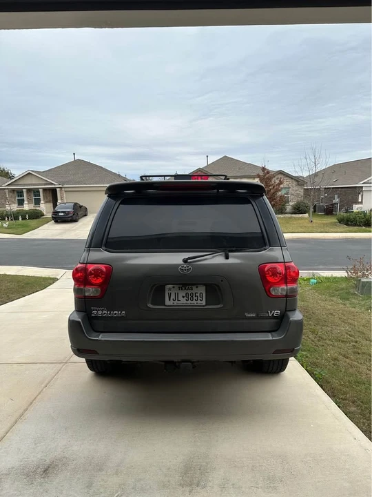 2006 Toyota Sequoia 1st Gen - Image 2 of 10