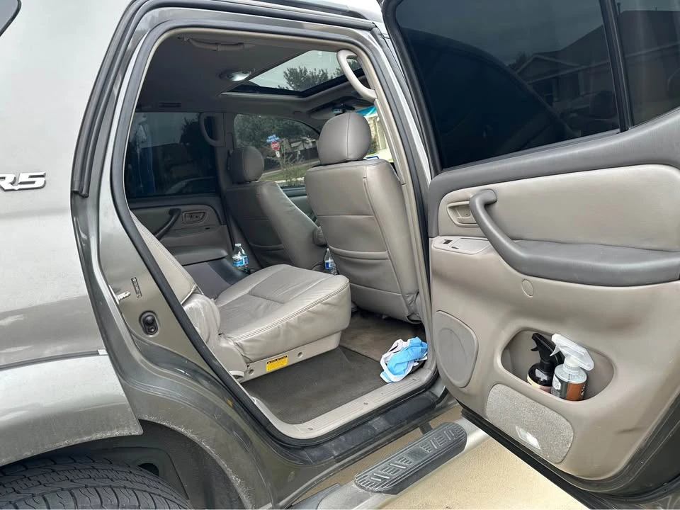 2006 Toyota Sequoia 1st Gen - Image 3 of 10