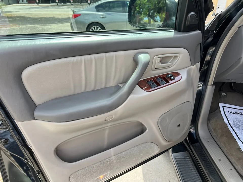 2006 Toyota Sequoia 1st Gen - Image 13 of 18