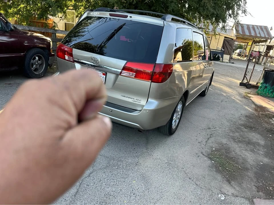 2006 Toyota Sienna 2nd Gen - Image 4 of 15