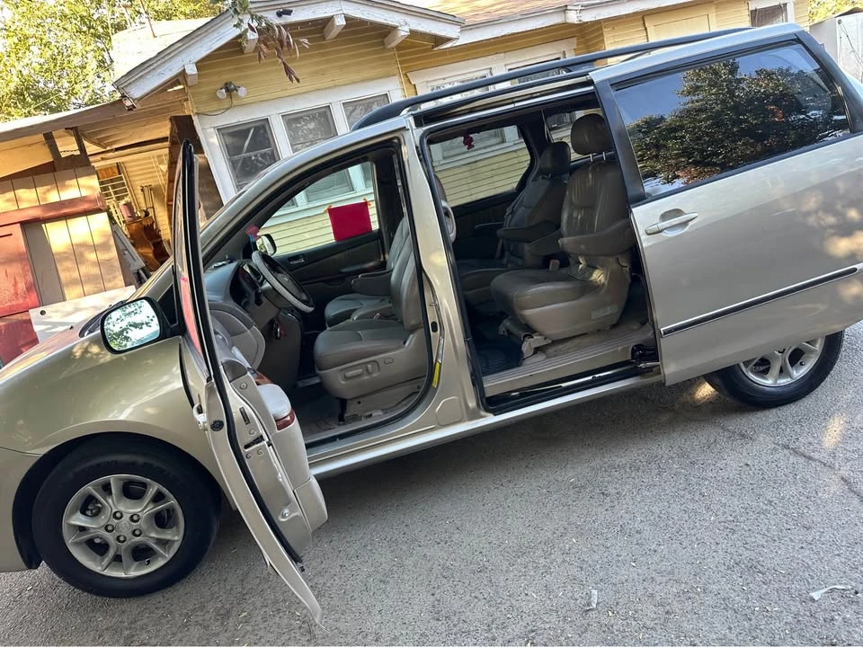 2006 Toyota Sienna 2nd Gen - Image 5 of 15