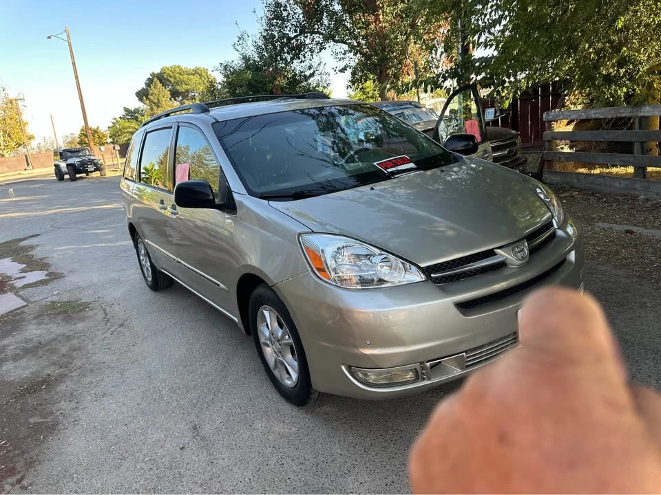 2006 Toyota Sienna 2nd Gen - Image 3 of 15