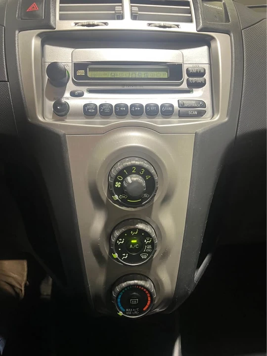 2006 Toyota Yaris - Image 9 of 16