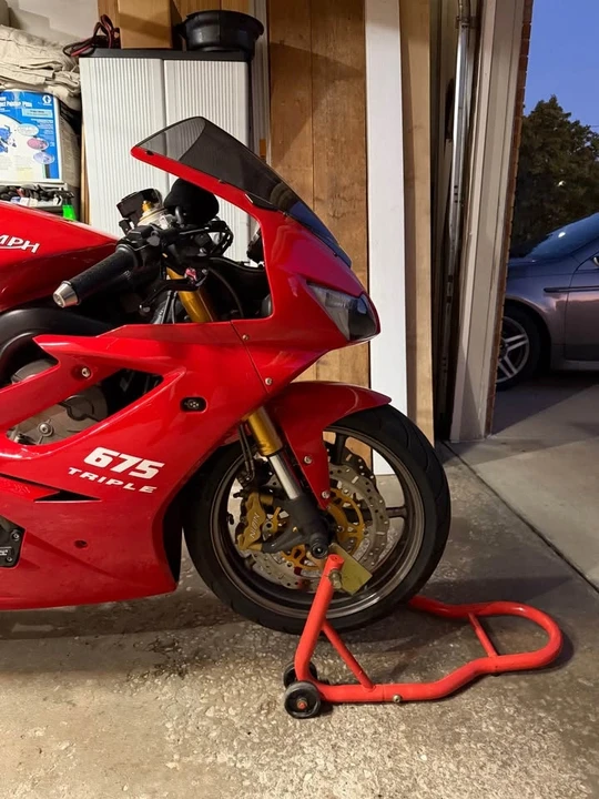 2006 Triumph Daytona - Image 2 of 10