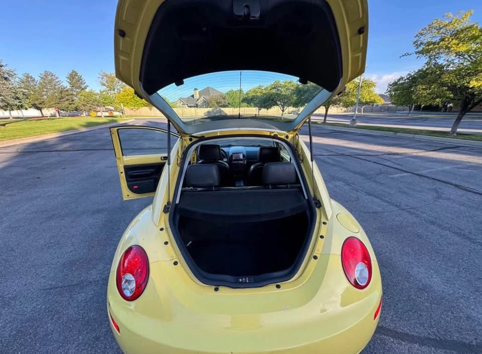 2006 Volkswagen New Beetle - Image 8 of 10