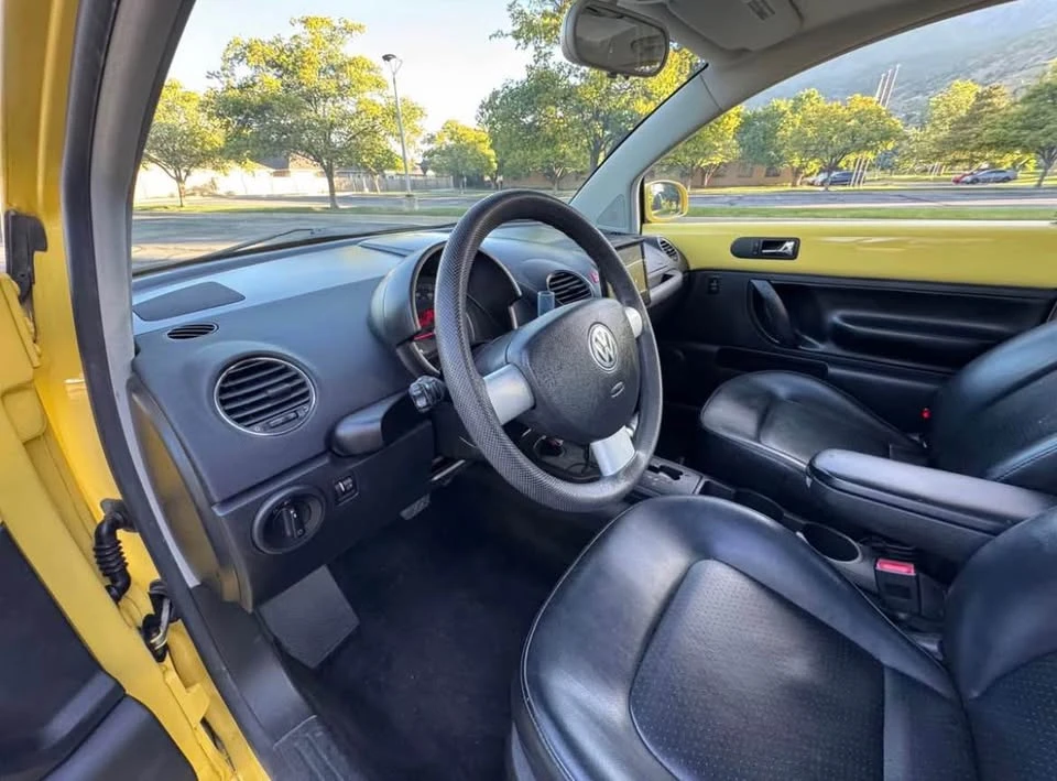 2006 Volkswagen New Beetle - Image 10 of 10