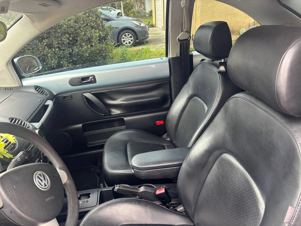 2006 Volkswagen New Beetle - Image 9 of 13