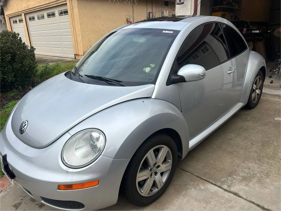 2006 Volkswagen New Beetle - Image 4 of 13