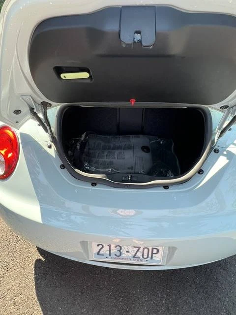 2006 Volkswagen New Beetle - Image 15 of 16