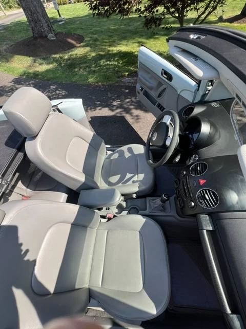 2006 Volkswagen New Beetle - Image 8 of 16