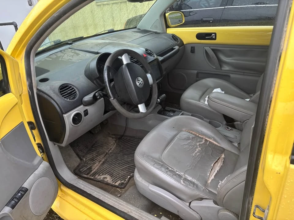 2006 Volkswagen New Beetle - Image 3 of 5