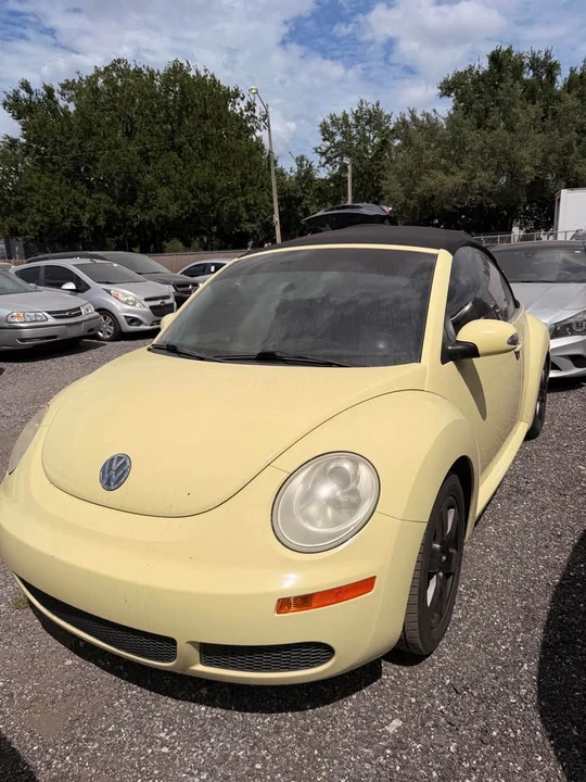 2006 Volkswagen New Beetle - Image 6 of 9