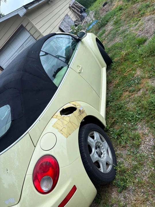 2006 Volkswagen New Beetle - Image 5 of 7