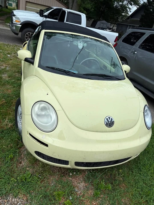 2006 Volkswagen New Beetle - Image 6 of 7