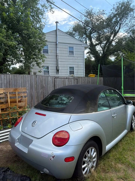 2006 Volkswagen New Beetle - Image 2 of 2