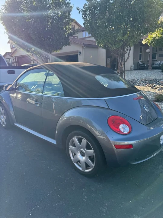 2006 Volkswagen New Beetle - Image 2 of 6