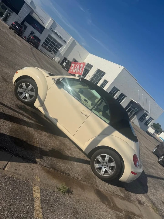 2006 Volkswagen New Beetle - Image 4 of 8