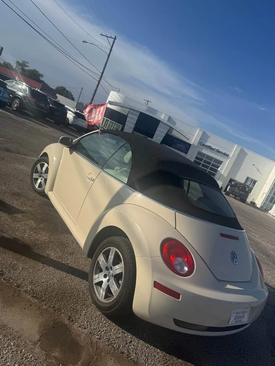 2006 Volkswagen New Beetle - Image 6 of 8