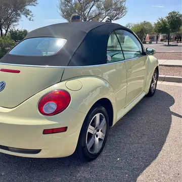 2006 Volkswagen Beetle 1.8T Classic Hatchback 2D