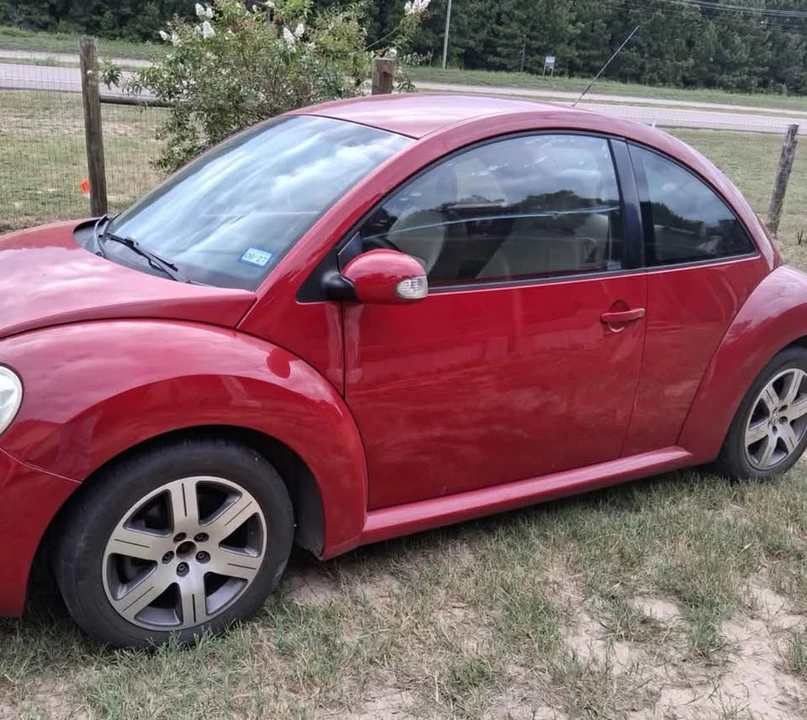 2006 Volkswagen New Beetle - Image 3 of 8