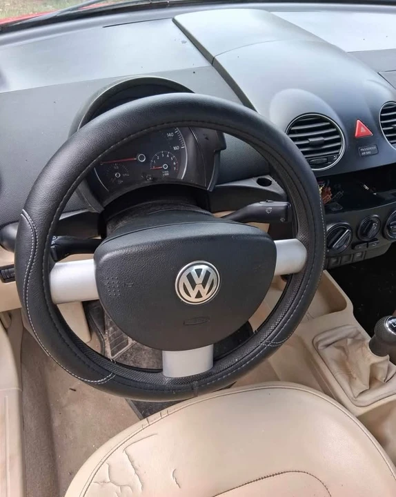 2006 Volkswagen New Beetle - Image 4 of 8