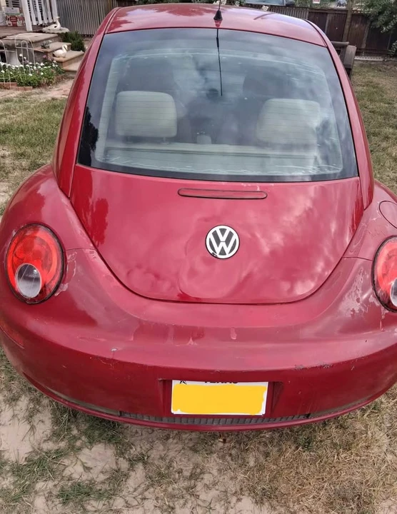 2006 Volkswagen New Beetle - Image 2 of 8