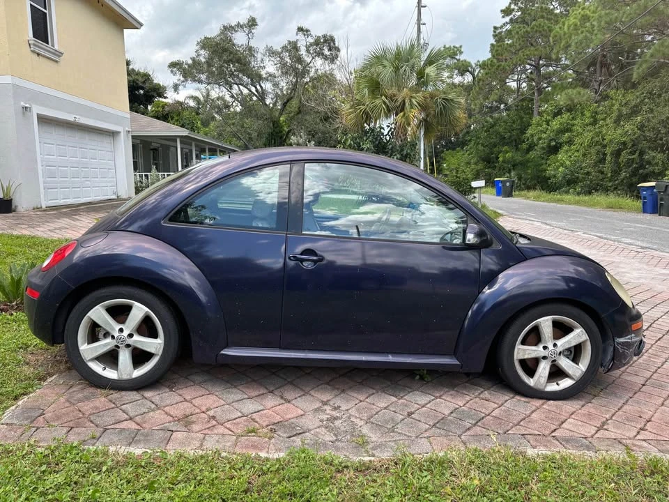 2006 Volkswagen New Beetle - Image 2 of 4