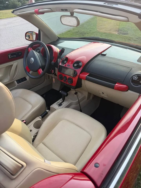 2006 Volkswagen New Beetle - Image 5 of 13