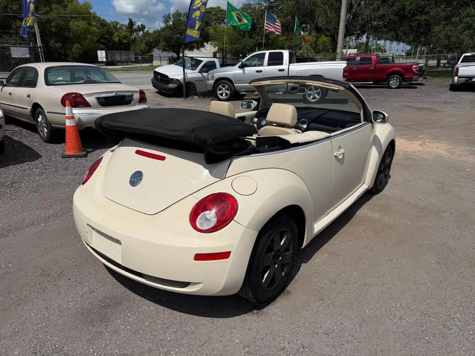 2006 Volkswagen New Beetle - Image 5 of 8