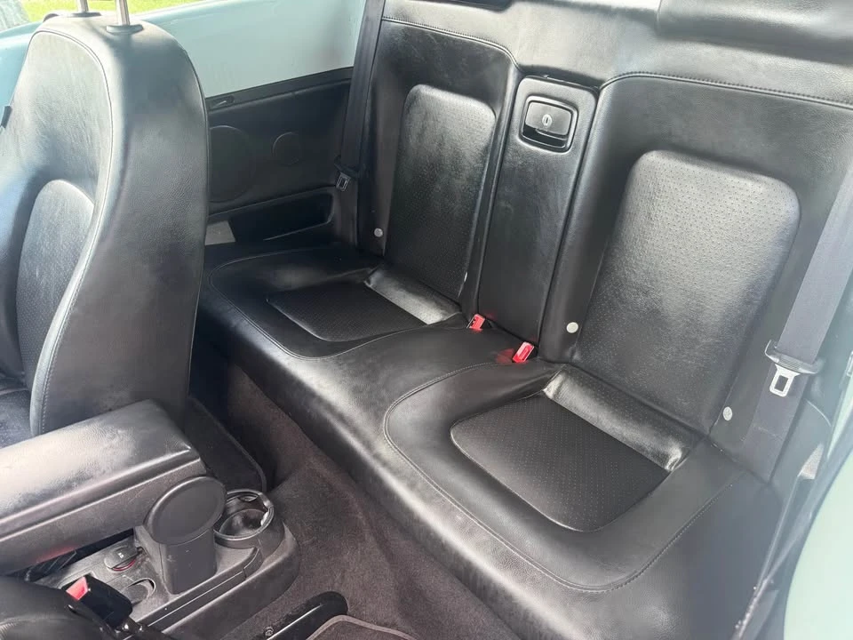 2006 Volkswagen New Beetle - Image 9 of 10