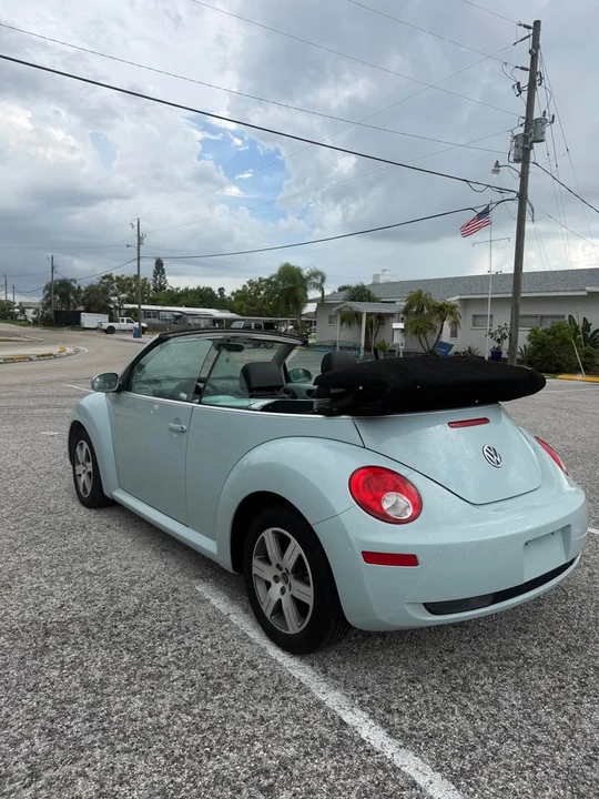 2006 Volkswagen New Beetle - Image 8 of 10