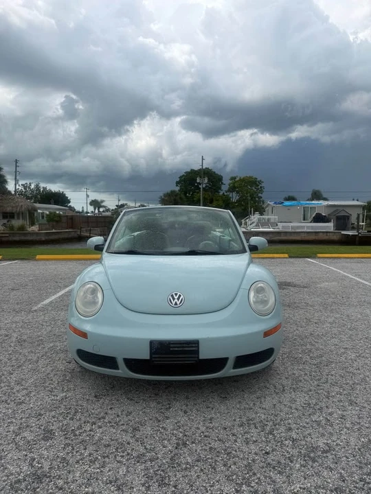 2006 Volkswagen New Beetle - Image 2 of 10
