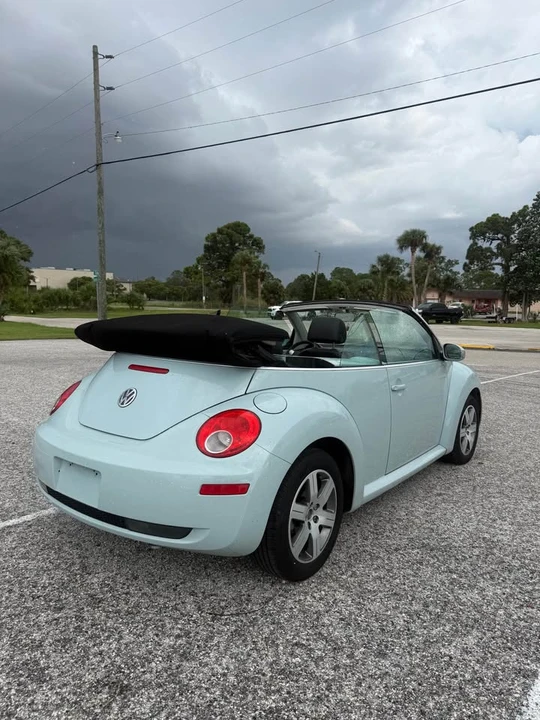 2006 Volkswagen New Beetle - Image 7 of 10