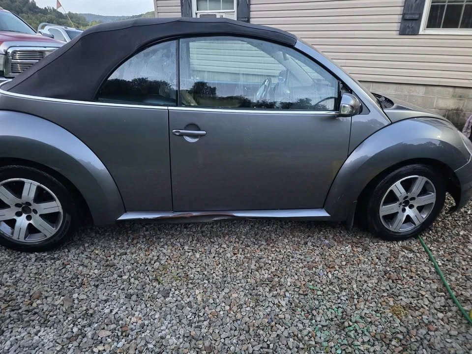 2006 Volkswagen New Beetle - Image 2 of 13