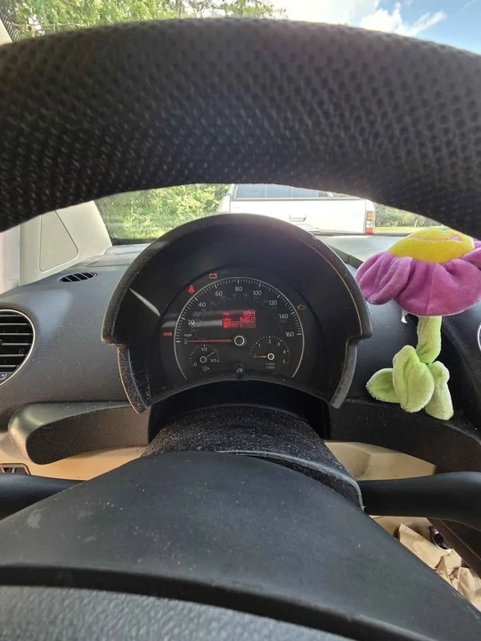 2006 Volkswagen New Beetle - Image 10 of 12