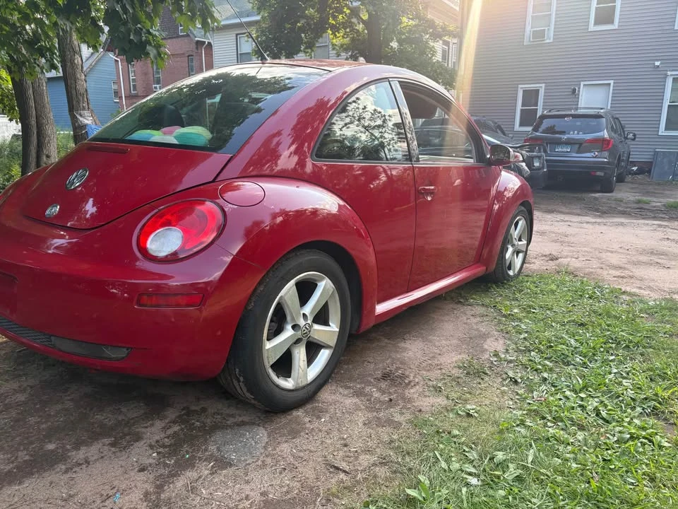 2006 Volkswagen New Beetle - Image 6 of 12