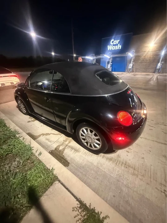 2006 Volkswagen New Beetle - Image 3 of 6
