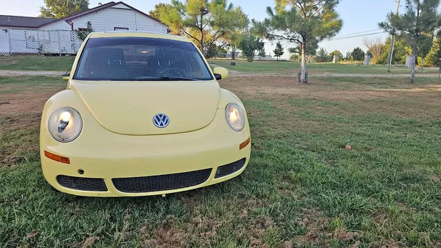 2006 Volkswagen Beetle 2.0T S Hatchback 2D